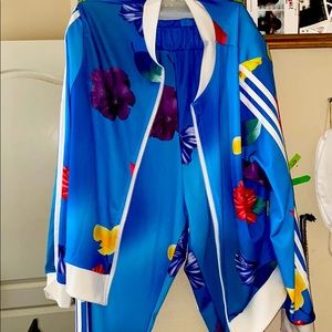 💙 Cute track suit 💙